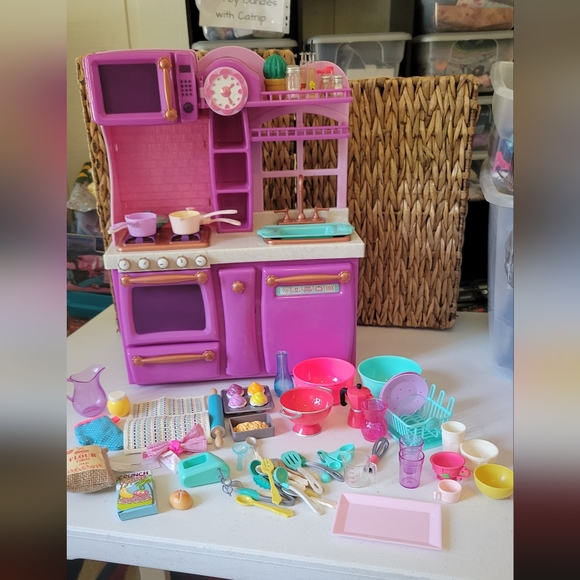 GUC Doll Kitchen with Accessories - Picture 1 of 12